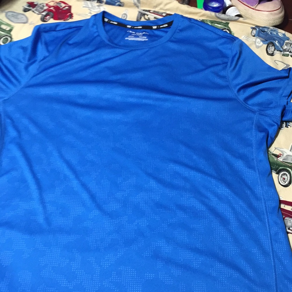 Tek gear dry tek tee shirt
